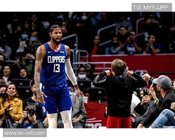 快船主场致敬保罗最后赛季视频播放引发球迷热议